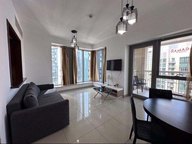 Downtown Apartments With Fountain And Burj Khalifa View Dubai Exterior photo